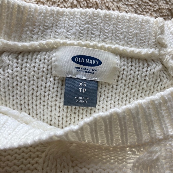 ๐ Old Navy Fall Sweater โผ๏ธ - Picture 3 of 3